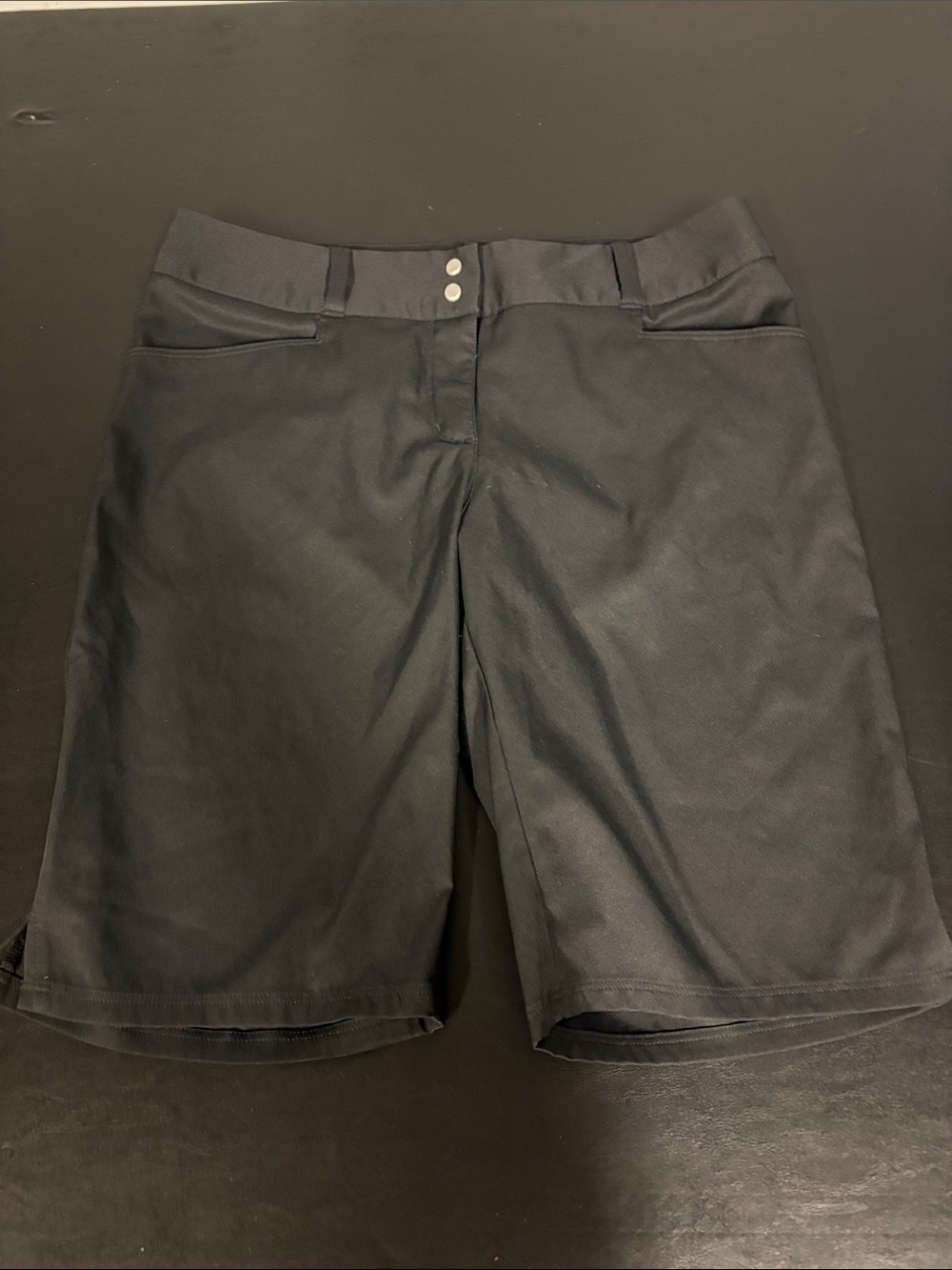 Black Women's Stretch Golf Mid-Length Shorts